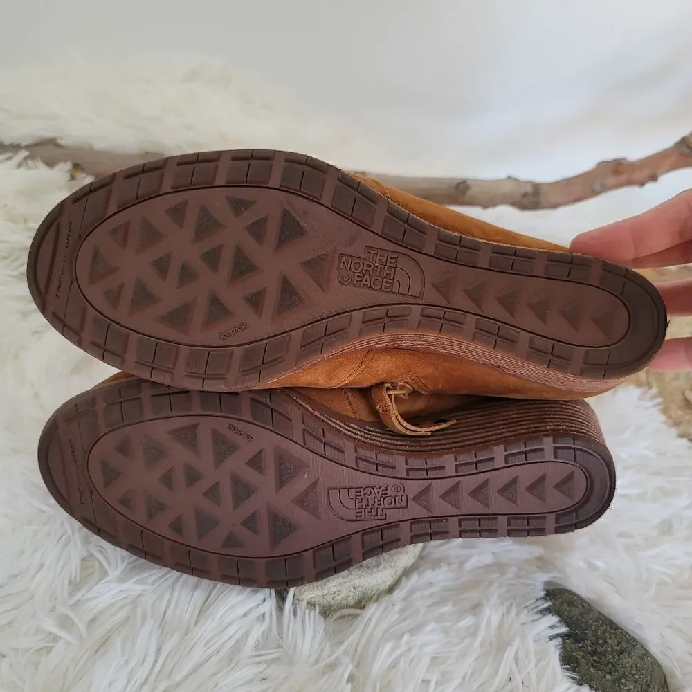 The northface Bridgeton wedge booties size 9 (K)